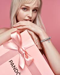 Which Pandora ring style speaks to you?⁠ ⁠ Are you all about the luxe shine  of gold or the classic elegance of silver? Do hearts or oval shapes catch  your eye? Pick