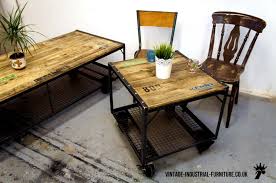 Pallet coffee table from reclaimed wood: Industrial Pallet Coffee Table