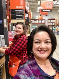 Diane Mobley's Instagram, Twitter & Facebook