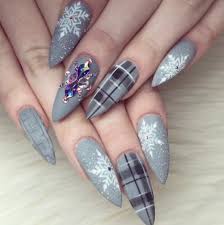 Almond Nails Grey Nails Matte Nails Snowflake Nails Christmas Nails Grey Christmas Nails Christmas Nails Acrylic Festival Nails I find that christmas/holiday nail trends change so much each year.