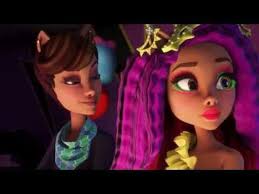 Harriet Wolf's Instagram, Twitter & Facebook