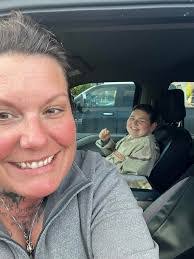 Terri Mansfield's Instagram, Twitter & Facebook