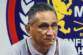 Cricket all rounder Dennis dies