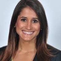 Kelly Oberg's Instagram, Twitter & Facebook