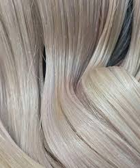 Retrouvez tous les synonymes du mot se faire des cheveux blancs présentés de manière simple et claire. Un Pro Nous Donne La Solution Pour Cacher Les Cheveux Blancs Identite