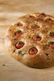 Focaccia Aux Tomates Cerises Et Au Basilic Recettes De Cuisine Recette Tomates Cerises