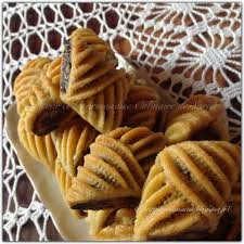 Makroud Spirale J Ai Vue Cette Recette Dans Le Blog De Delice Orient Juste J Ai Fait Les Mesures Comme Notre Makroud Sweet Recipes Food Arabic Food