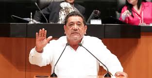 Por ejemplo, el senador félix salgado macedonio y su reloj rolex de esfera verde que está ahí nomás. Exfiscal De Guerrero Acusa Que Se Le Ordeno Dejar Investigacion Por Abuso Sexual Contra Felix Salgado