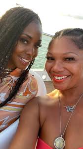 #Repost from @coachstormy My Coach! And Mentor! ❤️, ・・・, “I defy the odds I  set new standards!”, To my @tammyprice_ I will be right here holding your  hand until you tell me to stop‼️, Get you a ...