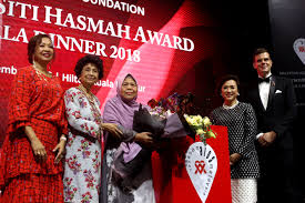 Tun abdul hamid mohamad average rating: Matron Fadzilah Abdul Hamid Honoured With The Malaysian Aids Foundation Tun Dr Siti Hasmah Award 2018 Malaysian Aids Foundation