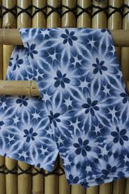 Bagaimana apakah dari beberapa model baju dress brokat diatas ada yang cocok dengan selera anda, kami hanya memberikan gambaran akan ide dalam memilih busana saja namun semuanya kembali pada selera. Cara Membuat Batik Jumputan Motif Gambar Pengertian