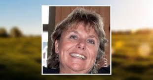 Michelle Niles's Instagram, Twitter & Facebook