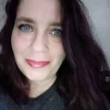 Danielle Schollmeyer's Instagram, Twitter & Facebook