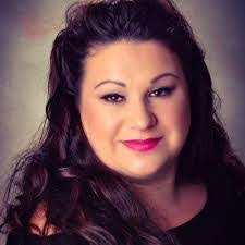 Andi Knox's Instagram, Twitter & Facebook