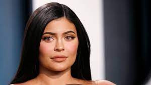 May 22, 2021 · كايلي جينر. ÙÙˆØ±Ø¨Ø³ ØªØ­Ø°Ù ÙƒØ§ÙŠÙ„ÙŠ Ø¬ÙŠÙ†Ø± Ù…Ù† Ù‚Ø§Ø¦Ù…Ø© Ø§Ù„Ù…Ù„ÙŠØ§Ø±Ø¯ÙŠØ±Ø§Øª Bbc News Ø¹Ø±Ø¨ÙŠ