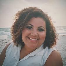 Lindsay Roe's Instagram, Twitter & Facebook