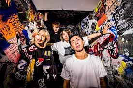 Takahiro moriuchi (森内 貴寛) is a former member of johnny's entertainment group news and current vocalist of the japanese rock band one ok rock, where he goes by the name taka. One Ok Rock Members Profile Updated