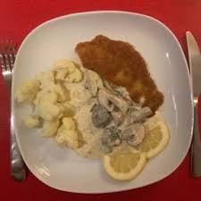 Christian Macht Jagerschnitzel Mit Pilzsosse Rezept Mit Video Kitchen Stories Rezept Schnitzel Zubereiten Pilzsosse Lebensmittel Essen