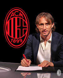 Milan anuncia oficialmente a contrata&ccedil;&atilde;o do meio-campista Luka Modrić, ex-Real  Madrid. O contrato do croata de 39 anos ser&aacute; v&aacute;lido at&eacute; junho de 2026, com  op&ccedil;&atilde;o de renovar at&eacute; 2027.