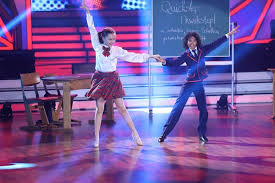 Die tanzshow „let's dance präsentiert dem deutschen publikum mehrere prominente die zusammen mit professionellen turniertänzern gegeneinander antreten müssen. Let S Dance Kids News Termine Streams Auf Tv Wunschliste