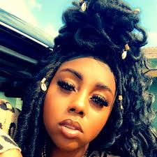 Jasmine Leary's Instagram, Twitter & Facebook