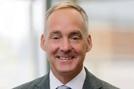 Distinguished Alumni Award: Jeff Hoagland '91 : University of Dayton, Ohio