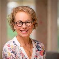 Polly Thomson's Instagram, Twitter & Facebook