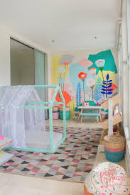 Tapis Et Petite Maison Wow Deco Chambre Enfant Chambre Enfant Chambre Montessori