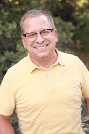 Tracy Munson's Instagram, Twitter & Facebook