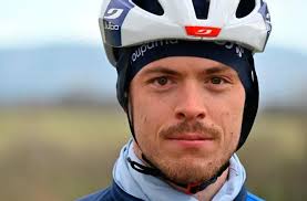 LAGARDE MARC LA TOUR. Un porte-drapeau à l'honneur