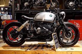31 Likes 0 Comments Saint Motors On Instagram Built By Smithsvintageclub Cafe Bike Bmw Cafe Racer Cafe Racer