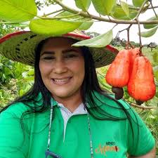 Stream episode Esmeralda González, la mujer que hizo del marañón un fruto  bendito by Sena Sucre podcast