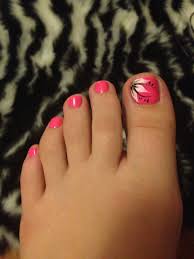 600 years before the common era, chinese aristocrats used long, shimmery and bejeweled nail guards as a symbol of wealth and leisure. Pin By Mari On Daily Feet Flower Toe Nails Pedicure Nail Art Toe Nails