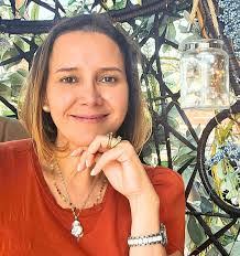 Karen Beeson's Instagram, Twitter & Facebook