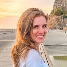 Where can I create a signature perfume in France?