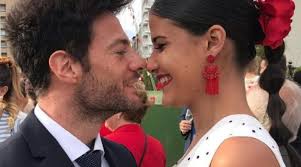 Alessandro Livi Y Patricia Guimeras En La Isla De Las Tentaciones 2 Television Tdt Online Gratis En 2020 Islas Tentacion Novios