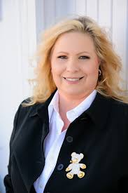 Barbara Bowden's Instagram, Twitter & Facebook