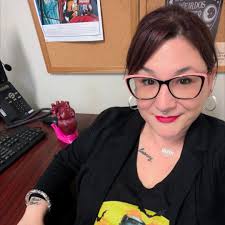 Kerry Bogert's Instagram, Twitter & Facebook