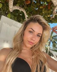 Ellie Mccann's Instagram, Twitter & Facebook