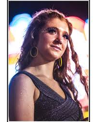 Lizzie Rice (@lizzieslenss) • Instagram photos and videos