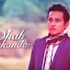 Aurora di kejutkan dengan berita syarikat milik keluarganya kini semakin banyak menangggung hutang. Dendam Aurora Ganti Semusim Rindu