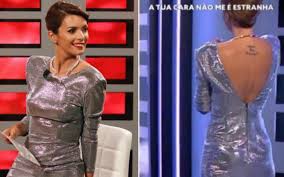 Maria cerqueira gomes surpreendeu com uma mudança de visual radical para a gala deste domingo de a tua cara não me é estranha, da tvi. Maria Cerqueira Gomes A Historia Por Detras Da Tatuagem Que Fez Por Rebeldia E Que Raramente Mostra Nova Gente