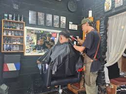 Terima PENA dari Kemensos, Aminingsih Kembangkan Usaha Kafe dan Barber Shop 