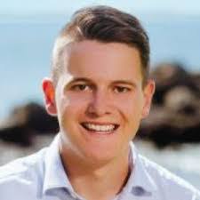 Darius Slater's Instagram, Twitter & Facebook