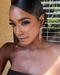 Alise Willis's Instagram, Twitter & Facebook