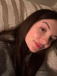 Hi!! My name is Kendra, im 22 years old just recently graduated from SDSU.  just wondering fi there's any girls looking for a roommate. I moved in with  my parents to save