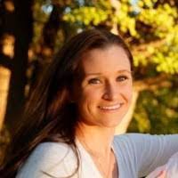 Ashley Henning's Instagram, Twitter & Facebook