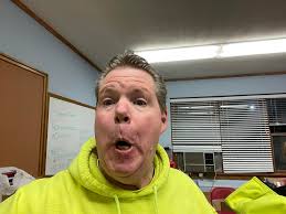 Team Blue served 43 last night. A special thanks to Allister, Paige and  Collin from Central College for joining Dewey and me. PSA—take your own  team photo.