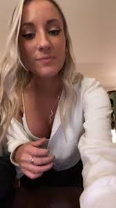 Anna Guzzetta's Instagram, Twitter & Facebook