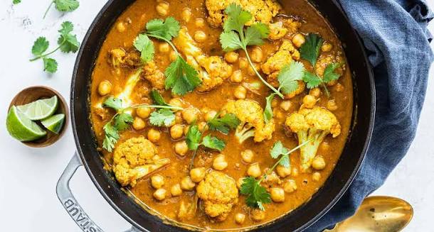 Chickpea And Cauliflower Turmeric Curry